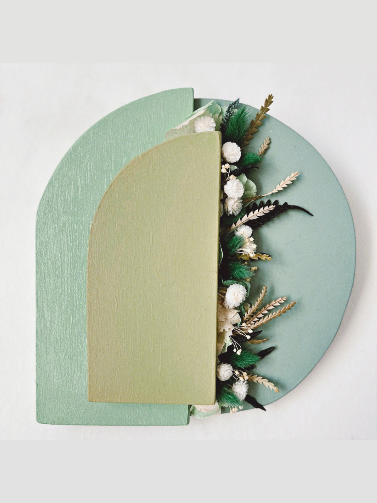 Atelier d'initiation : création d'une couronne de fleurs séchées 🌸 — Prochain atelier le 12/12.