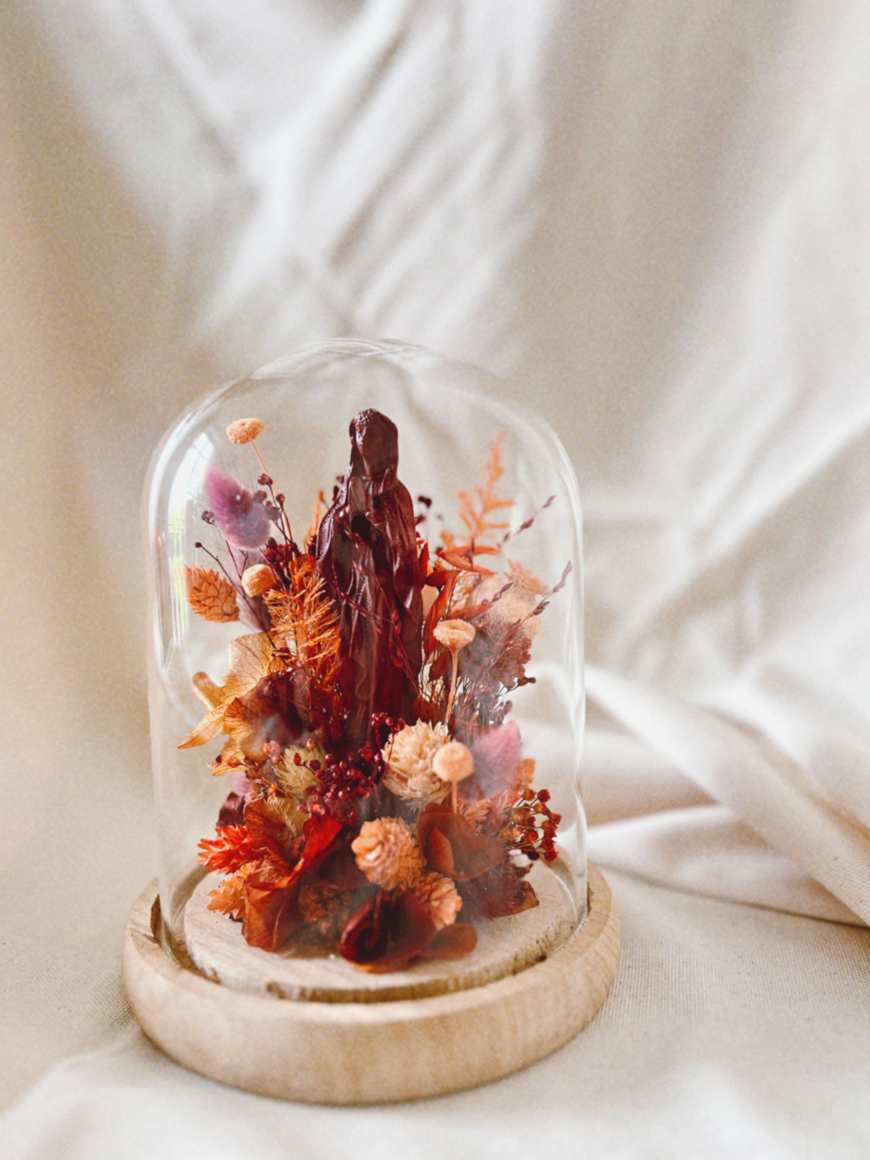 lherbefolle-fleuriste-nantes-fleurs-sechees-vierge-cloche-deco-1.jpg